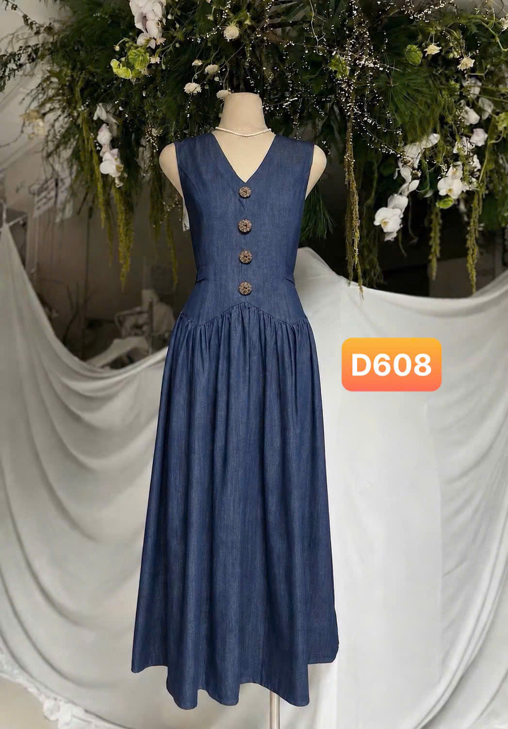 Dress D608